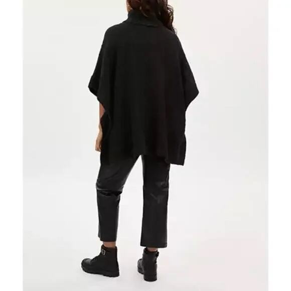 COACH | Signature Turtleneck Knit Poncho XS/S - Picture 2 of 10
